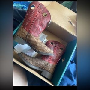 Size 3 boy Ariat boots